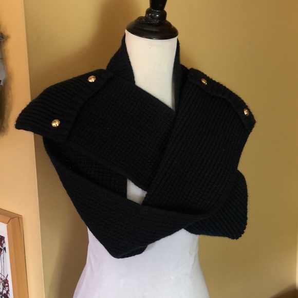 MICHAEL KORS 78”L x 6.5”W Long Woven Scarf Gold Logo Hardware Pockets - Picture 9 of 16